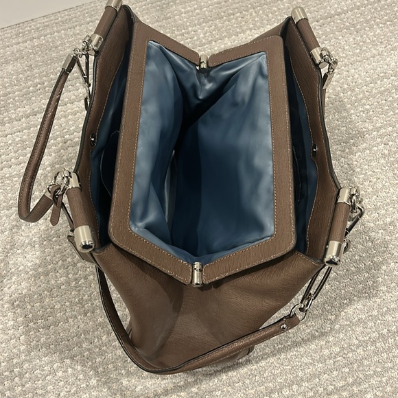 Coach briefcase shoulder purse - Picture 5 of 9